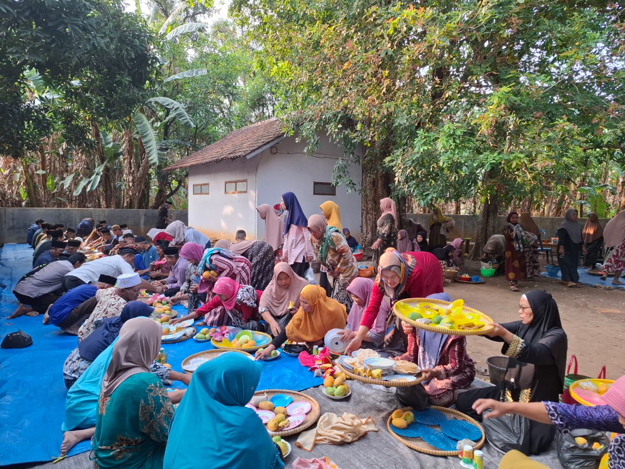 TRADISI GUAR BUMI DI BLOK PASIRMUNCANG TONGGOH, DESA PASIRMUNCANG, WUJUD SYUKUR DAN PELESTARIAN WARISAN LELUHUR